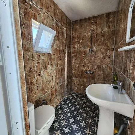 Kahraman Apart